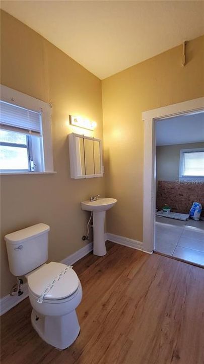 出租: $1,595 (2 贝兹, 1 浴室, 980 平方英尺)