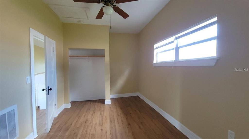 出租: $1,595 (2 贝兹, 1 浴室, 980 平方英尺)