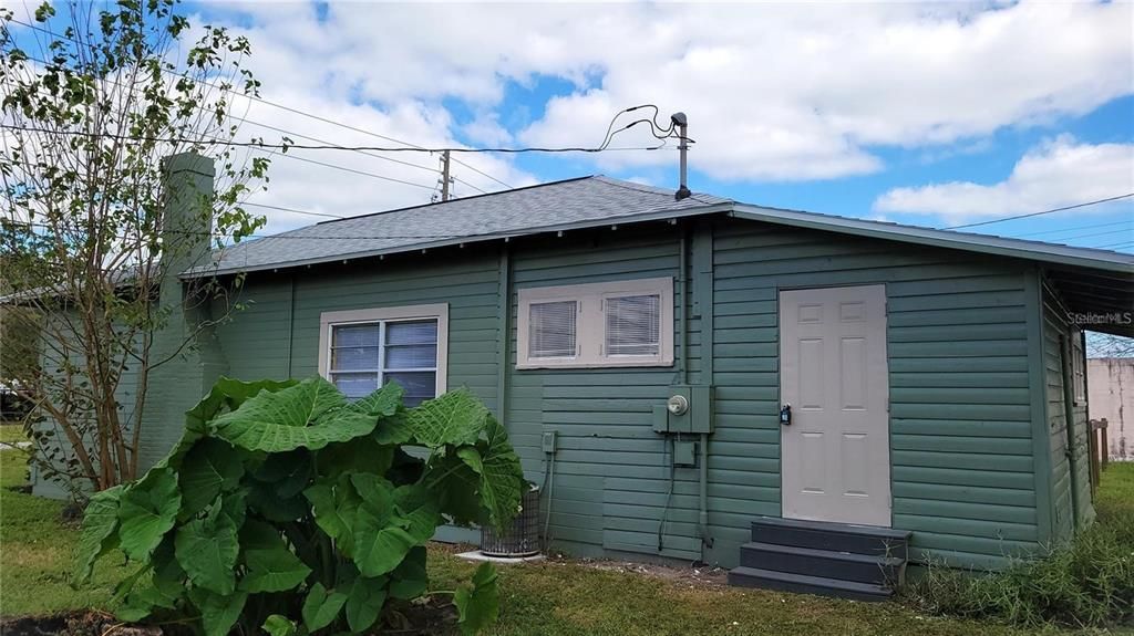 出租: $1,595 (2 贝兹, 1 浴室, 980 平方英尺)