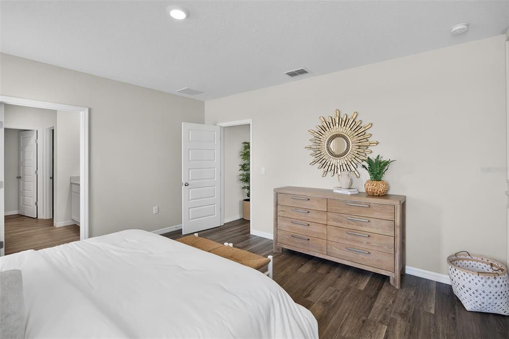 For Sale: $380,990 (5 beds, 3 baths, 2077 Square Feet)