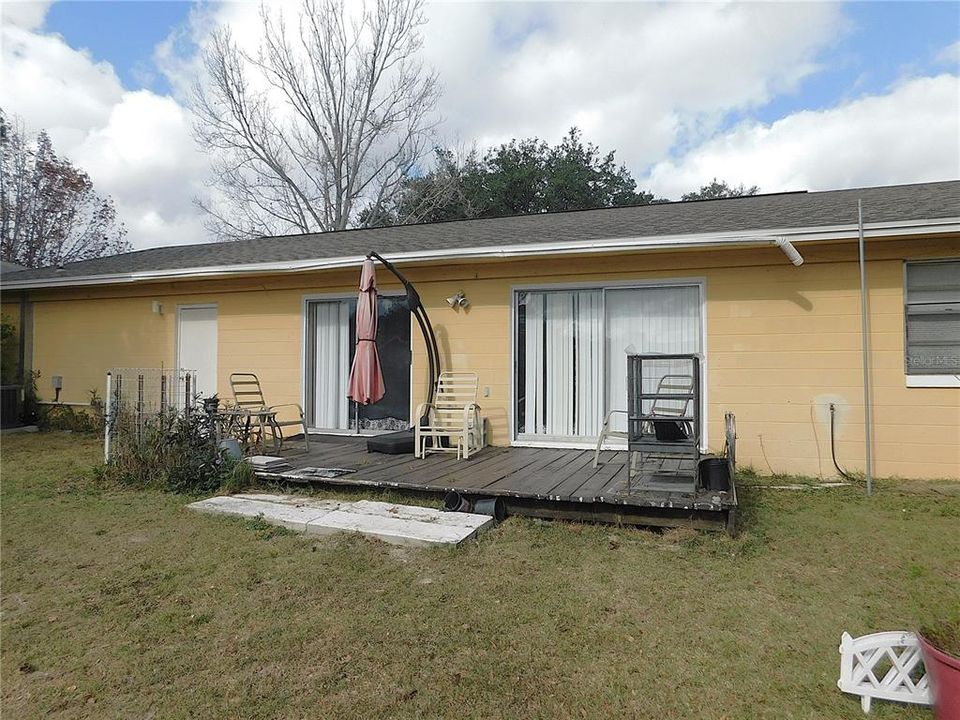 For Sale: $192,900 (2 beds, 2 baths, 1121 Square Feet)