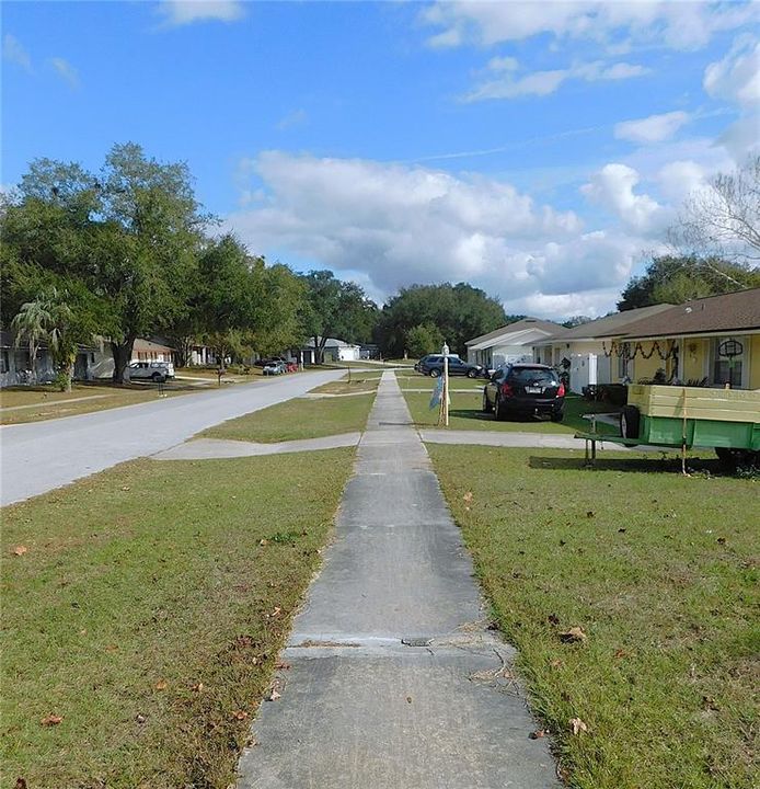 For Sale: $192,900 (2 beds, 2 baths, 1121 Square Feet)