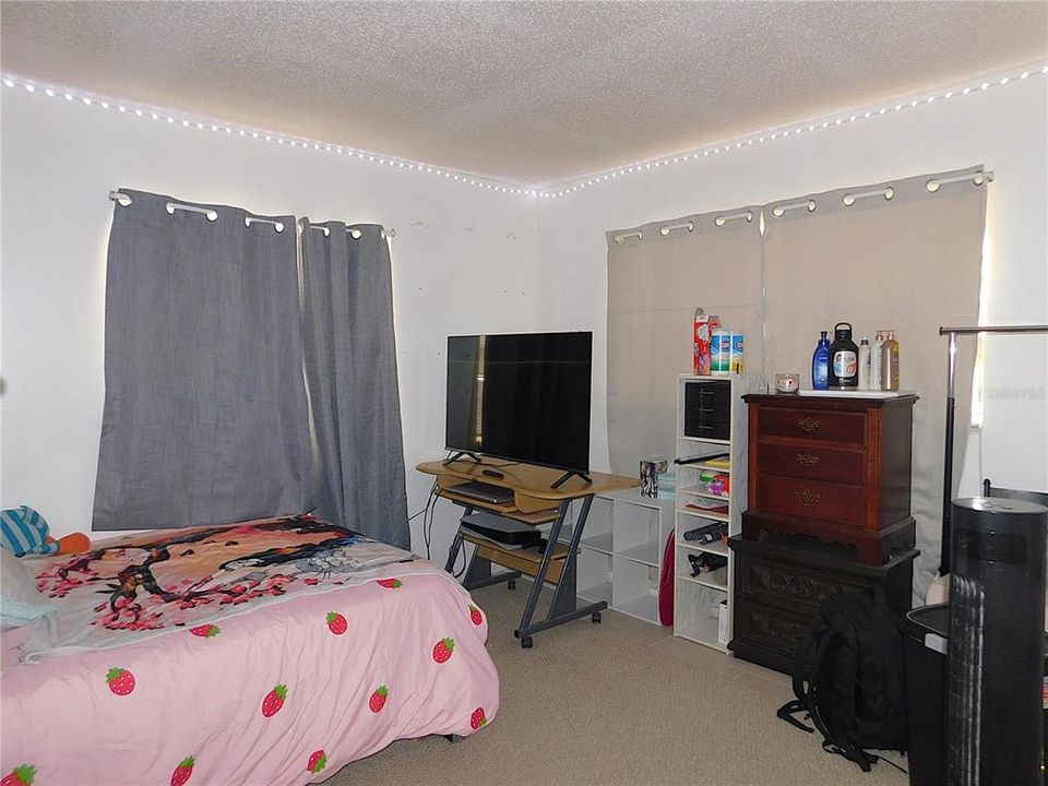 For Sale: $192,900 (2 beds, 2 baths, 1121 Square Feet)