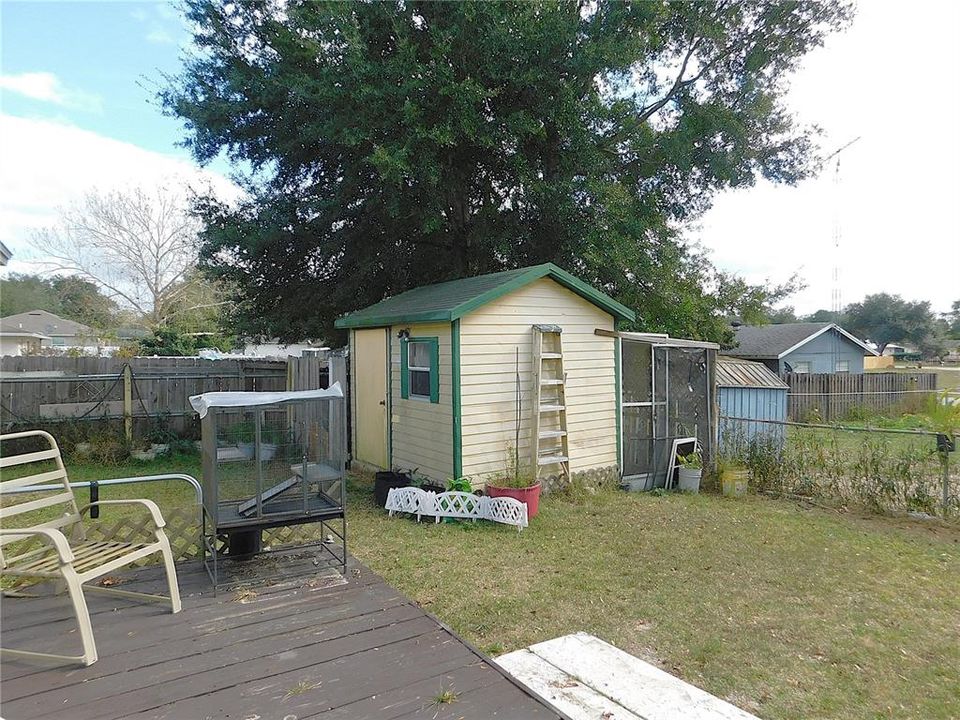 For Sale: $192,900 (2 beds, 2 baths, 1121 Square Feet)