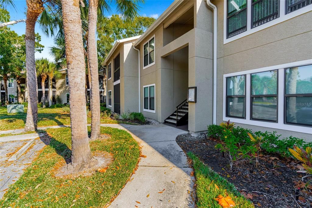 For Sale: $150,000 (1 beds, 1 baths, 572 Square Feet)