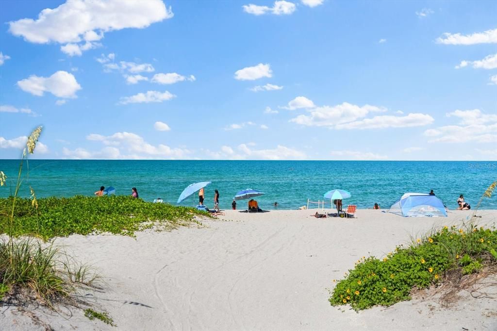 For Sale: $150,000 (1 beds, 1 baths, 572 Square Feet)