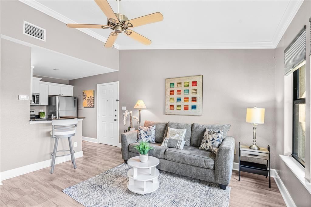 For Sale: $150,000 (1 beds, 1 baths, 572 Square Feet)