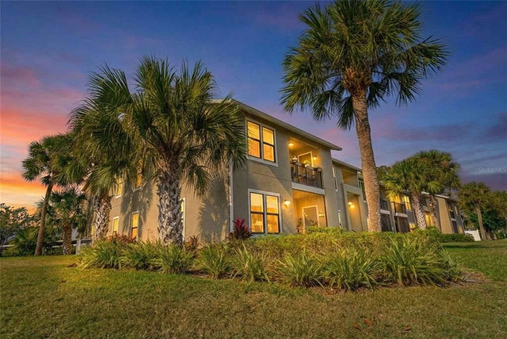 For Sale: $150,000 (1 beds, 1 baths, 572 Square Feet)