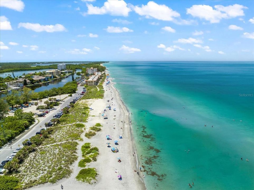 For Sale: $150,000 (1 beds, 1 baths, 572 Square Feet)