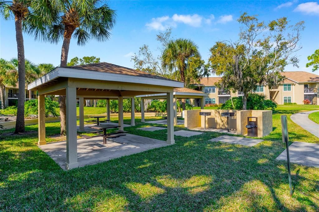 For Sale: $150,000 (1 beds, 1 baths, 572 Square Feet)