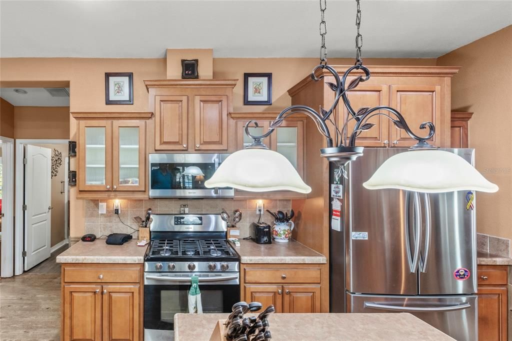 En Venta: $265,000 (3 camas, 2 baños, 1956 Pies cuadrados)