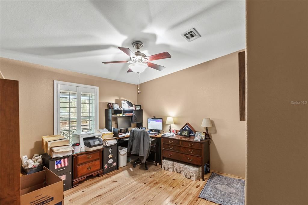 En Venta: $265,000 (3 camas, 2 baños, 1956 Pies cuadrados)