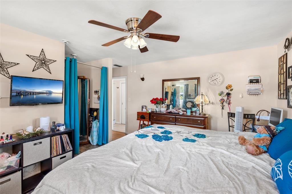 待售: $230,000 (3 贝兹, 2 浴室, 1173 平方英尺)