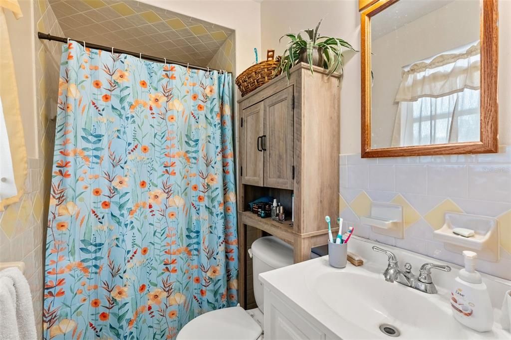 待售: $230,000 (3 贝兹, 2 浴室, 1173 平方英尺)