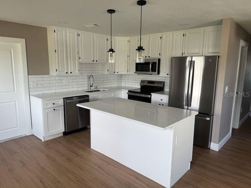 For Rent: $2,395 (3 beds, 2 baths, 1000 Square Feet)