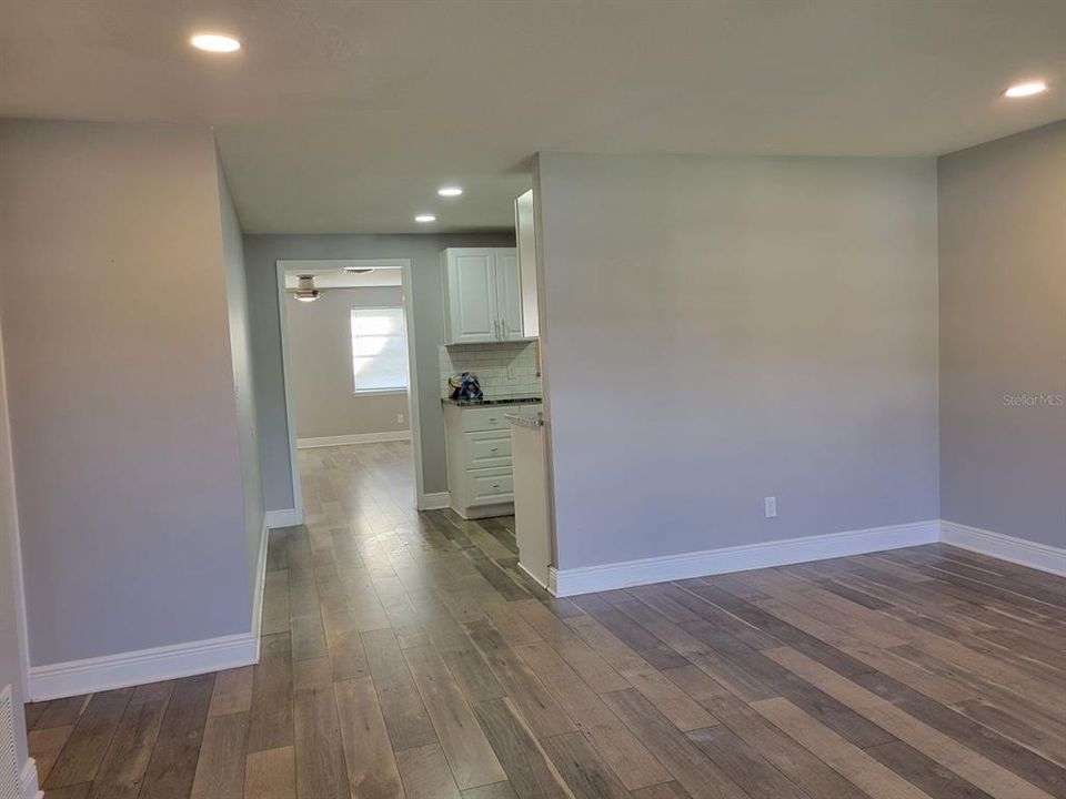 En Renta: $2,350 (4 camas, 2 baños, 1371 Pies cuadrados)