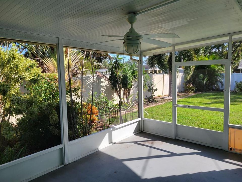 En Renta: $2,350 (4 camas, 2 baños, 1371 Pies cuadrados)