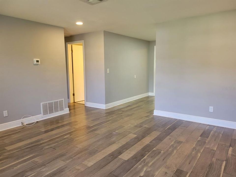 En Renta: $2,350 (4 camas, 2 baños, 1371 Pies cuadrados)