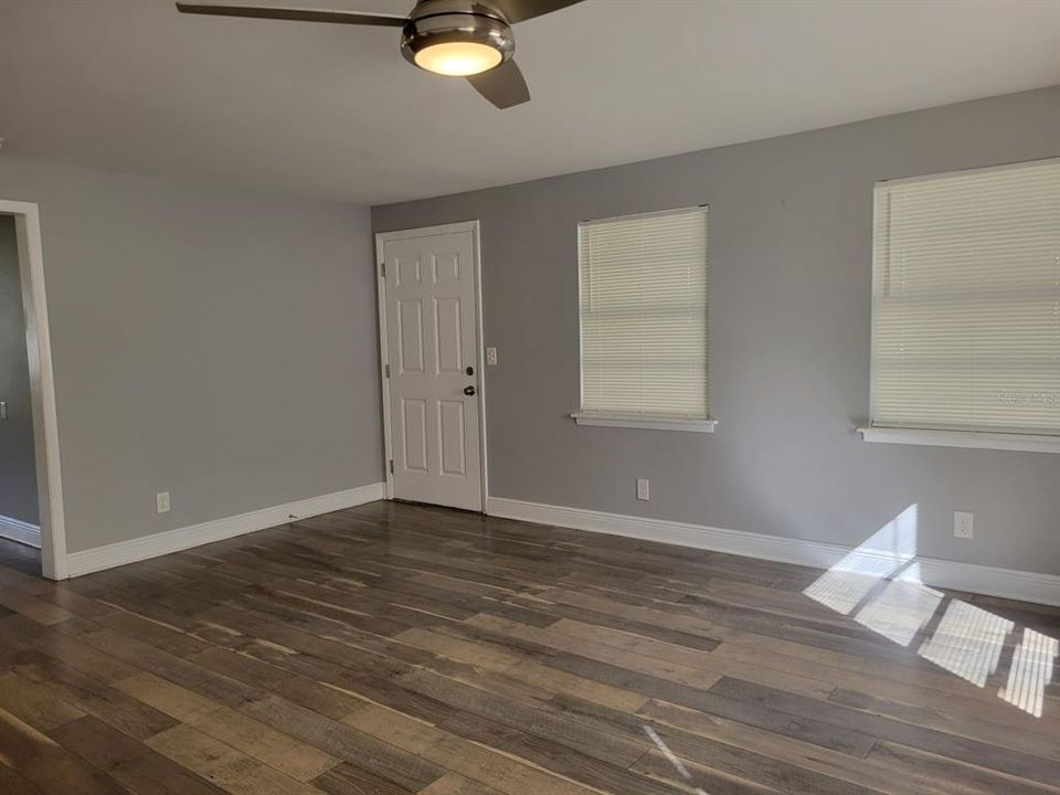 En Renta: $2,350 (4 camas, 2 baños, 1371 Pies cuadrados)