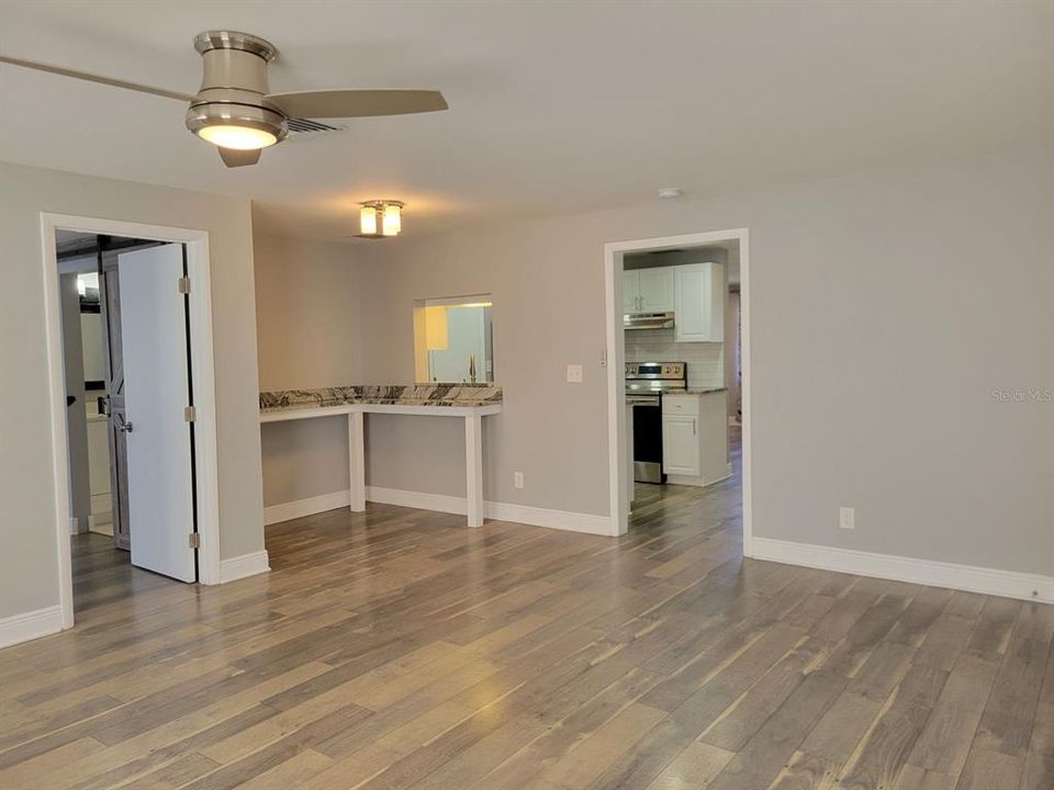 En Renta: $2,350 (4 camas, 2 baños, 1371 Pies cuadrados)