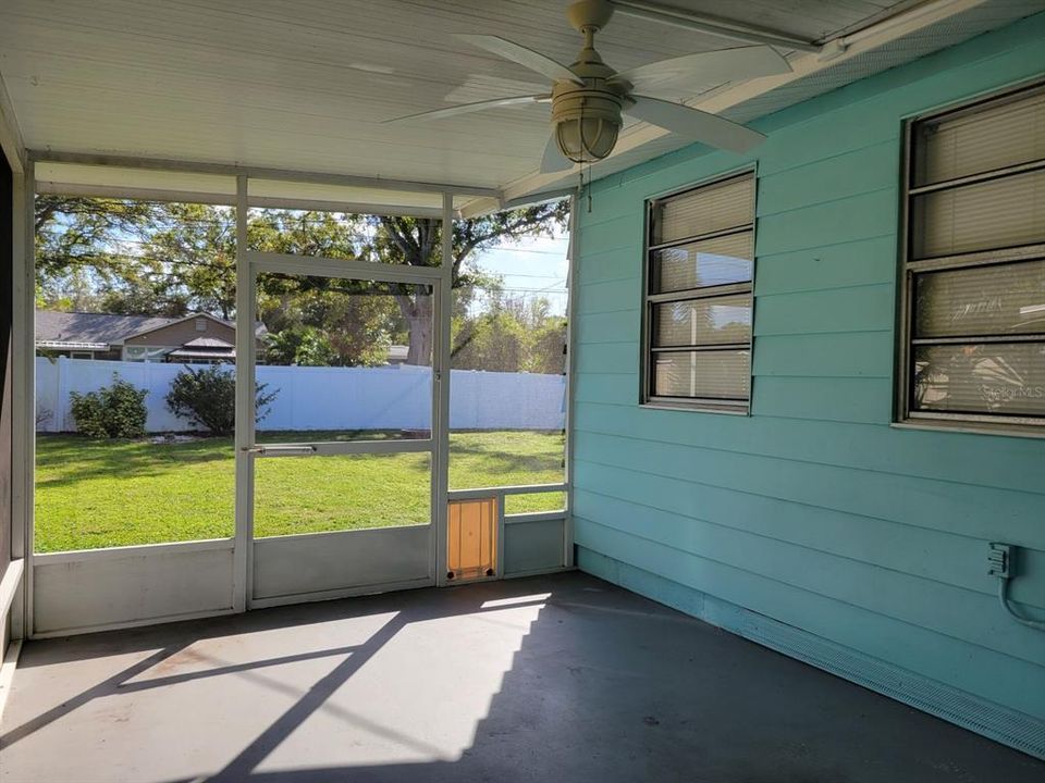 En Renta: $2,350 (4 camas, 2 baños, 1371 Pies cuadrados)