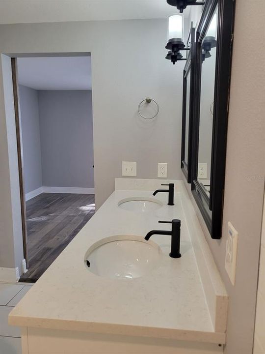 En Renta: $2,350 (4 camas, 2 baños, 1371 Pies cuadrados)