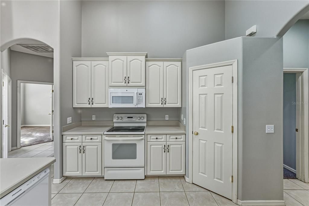 For Sale: $495,000 (4 beds, 2 baths, 2701 Square Feet)