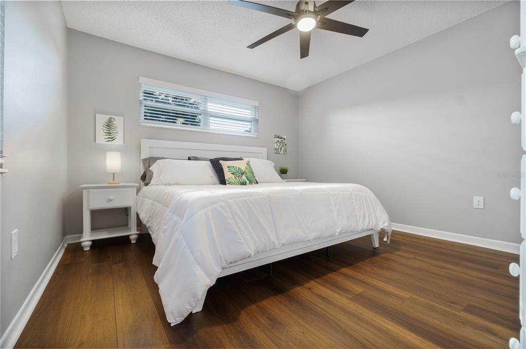 На продажу: $185,000 (2 спален, 2 ванн, 1038 Квадратных фут)