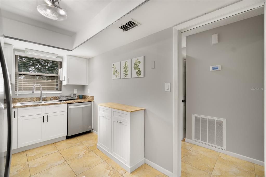 На продажу: $185,000 (2 спален, 2 ванн, 1038 Квадратных фут)