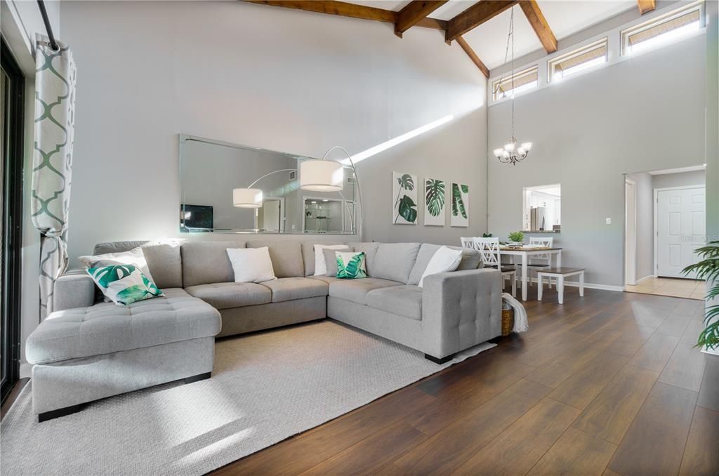 На продажу: $185,000 (2 спален, 2 ванн, 1038 Квадратных фут)