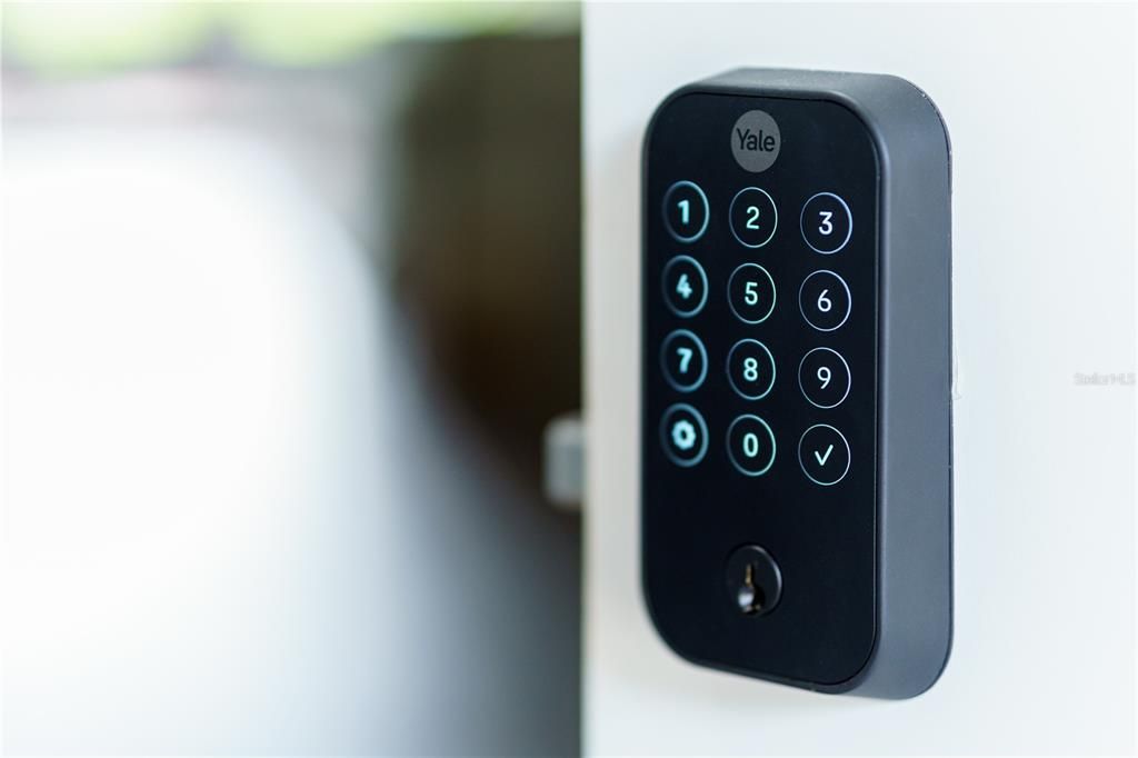 На продажу: $185,000 (2 спален, 2 ванн, 1038 Квадратных фут)