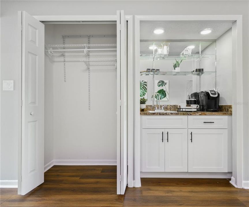 На продажу: $185,000 (2 спален, 2 ванн, 1038 Квадратных фут)