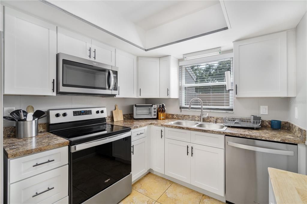 На продажу: $185,000 (2 спален, 2 ванн, 1038 Квадратных фут)