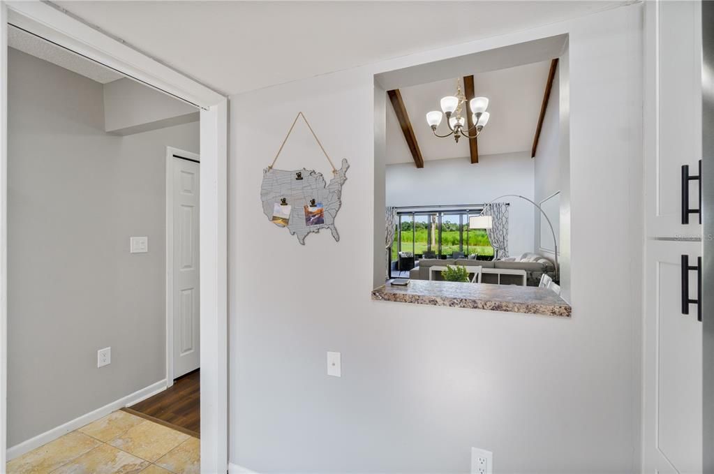 На продажу: $185,000 (2 спален, 2 ванн, 1038 Квадратных фут)