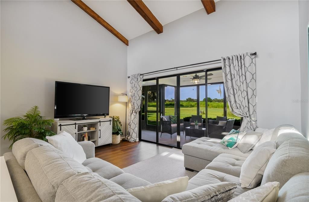 На продажу: $185,000 (2 спален, 2 ванн, 1038 Квадратных фут)