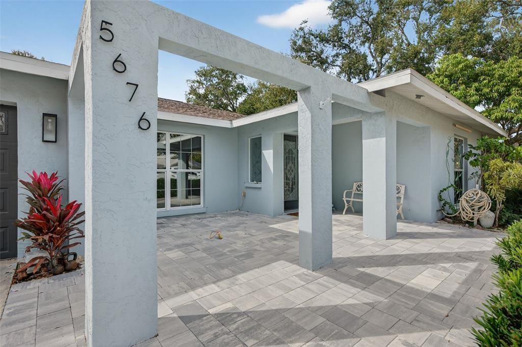 待售: $700,000 (3 贝兹, 2 浴室, 2187 平方英尺)