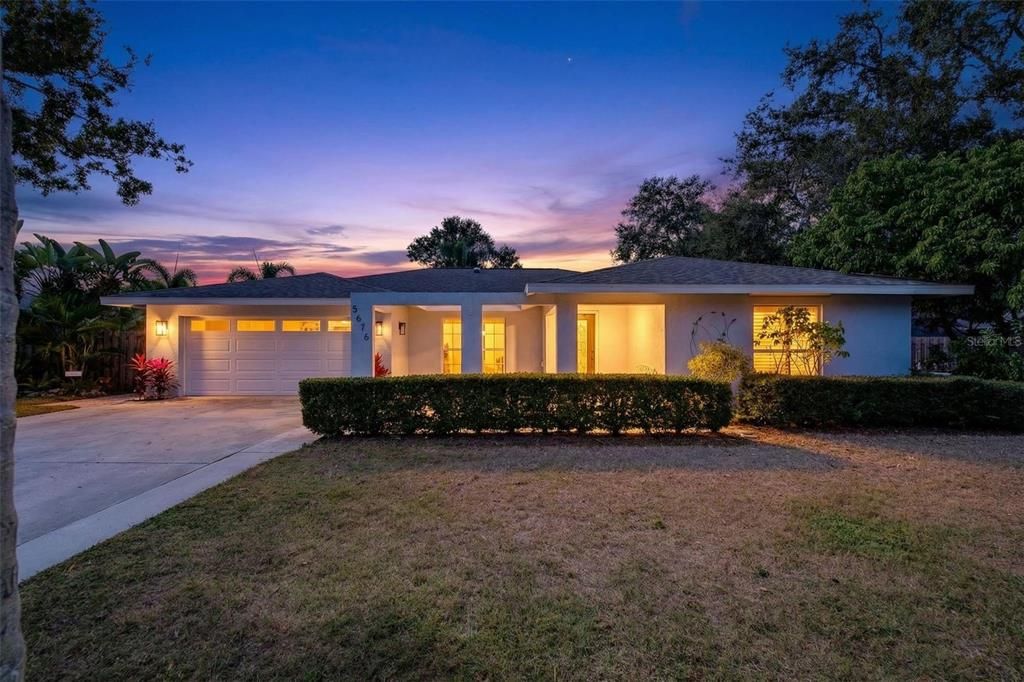 待售: $700,000 (3 贝兹, 2 浴室, 2187 平方英尺)