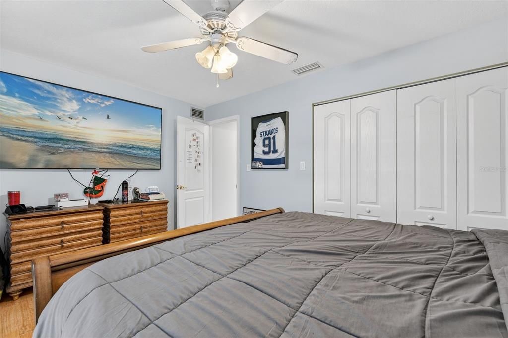 待售: $700,000 (3 贝兹, 2 浴室, 2187 平方英尺)