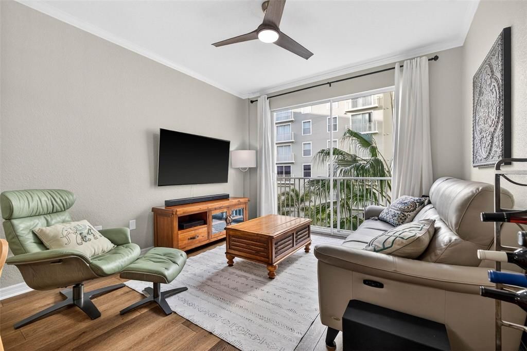 En Venta: $515,000 (2 camas, 2 baños, 1009 Pies cuadrados)