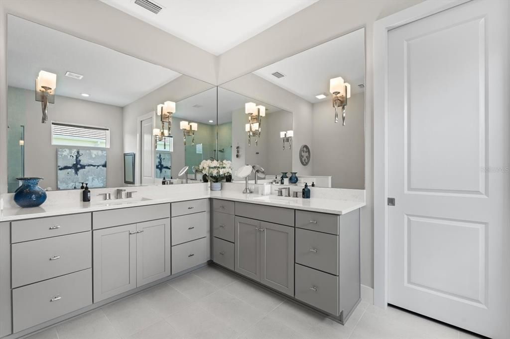 На продажу: $1,285,000 (3 спален, 2 ванн, 2451 Квадратных фут)