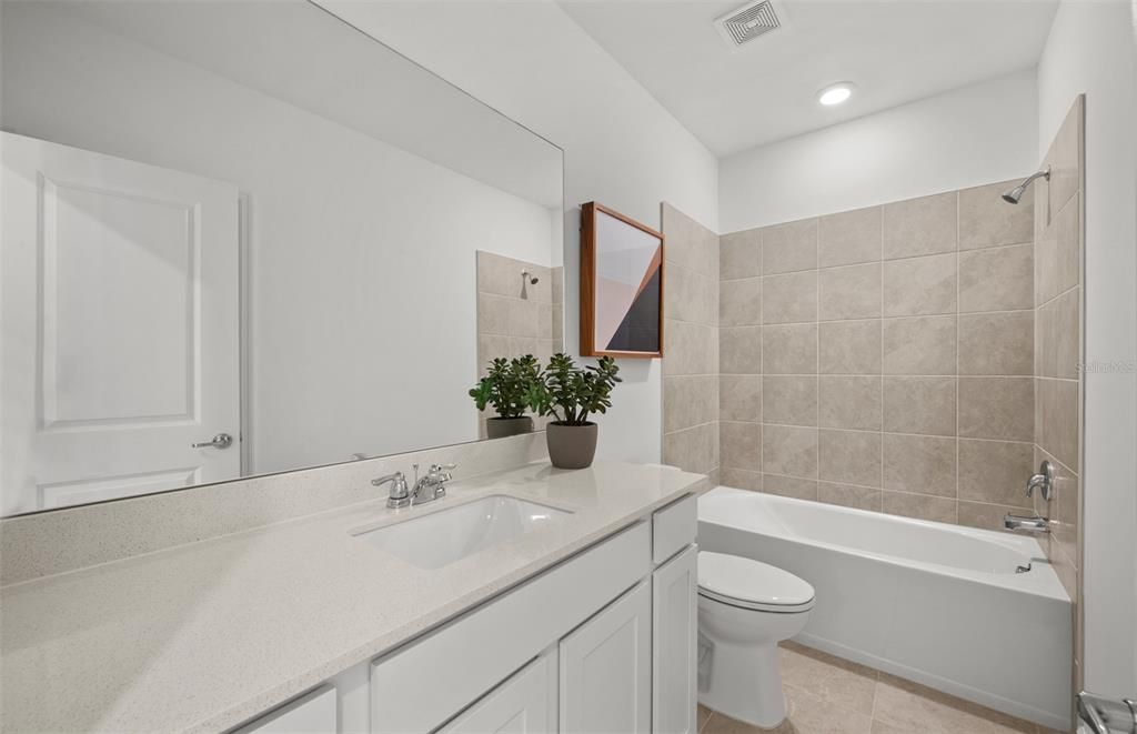 На продажу: $397,795 (4 спален, 2 ванн, 1580 Квадратных фут)