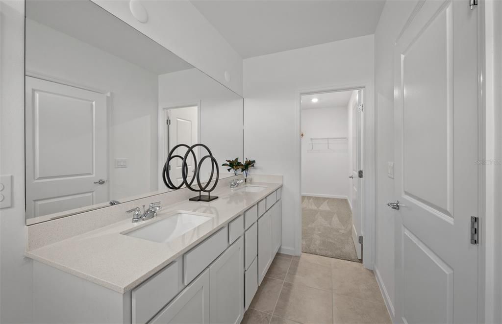 На продажу: $397,795 (4 спален, 2 ванн, 1580 Квадратных фут)