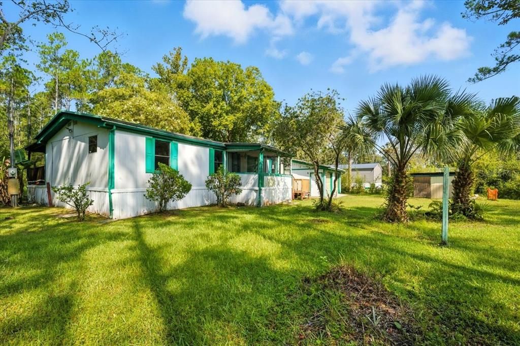 For Sale: $160,000 (3 beds, 3 baths, 2348 Square Feet)