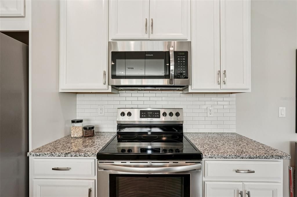 待售: $305,000 (2 贝兹, 2 浴室, 1135 平方英尺)