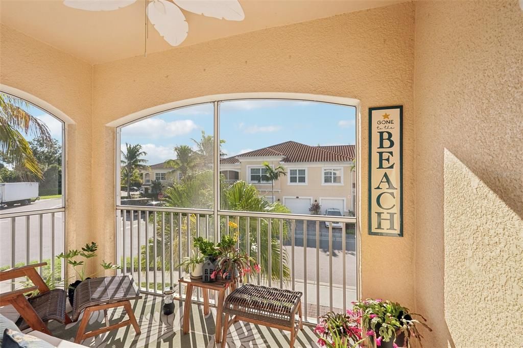 待售: $305,000 (2 贝兹, 2 浴室, 1135 平方英尺)