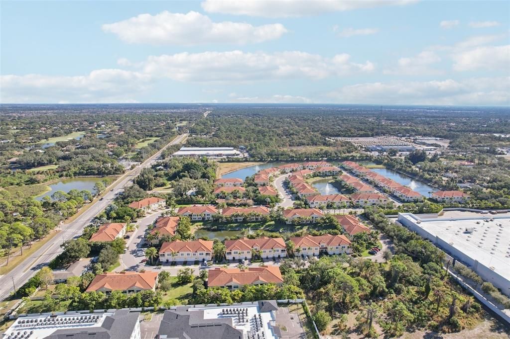 待售: $305,000 (2 贝兹, 2 浴室, 1135 平方英尺)