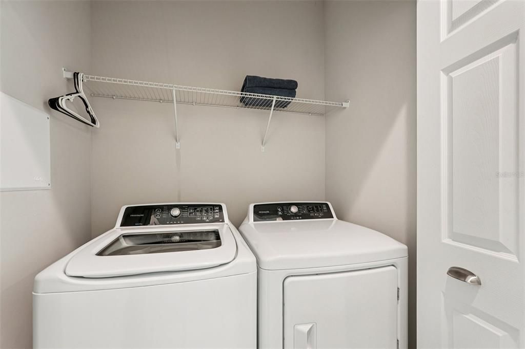 待售: $305,000 (2 贝兹, 2 浴室, 1135 平方英尺)