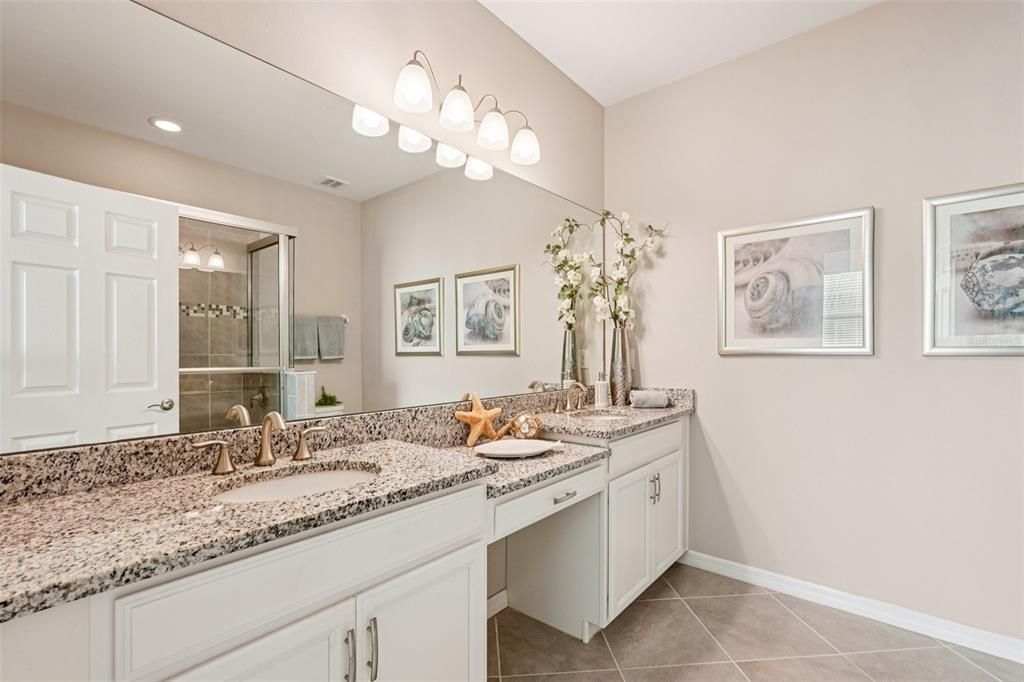 待售: $305,000 (2 贝兹, 2 浴室, 1135 平方英尺)