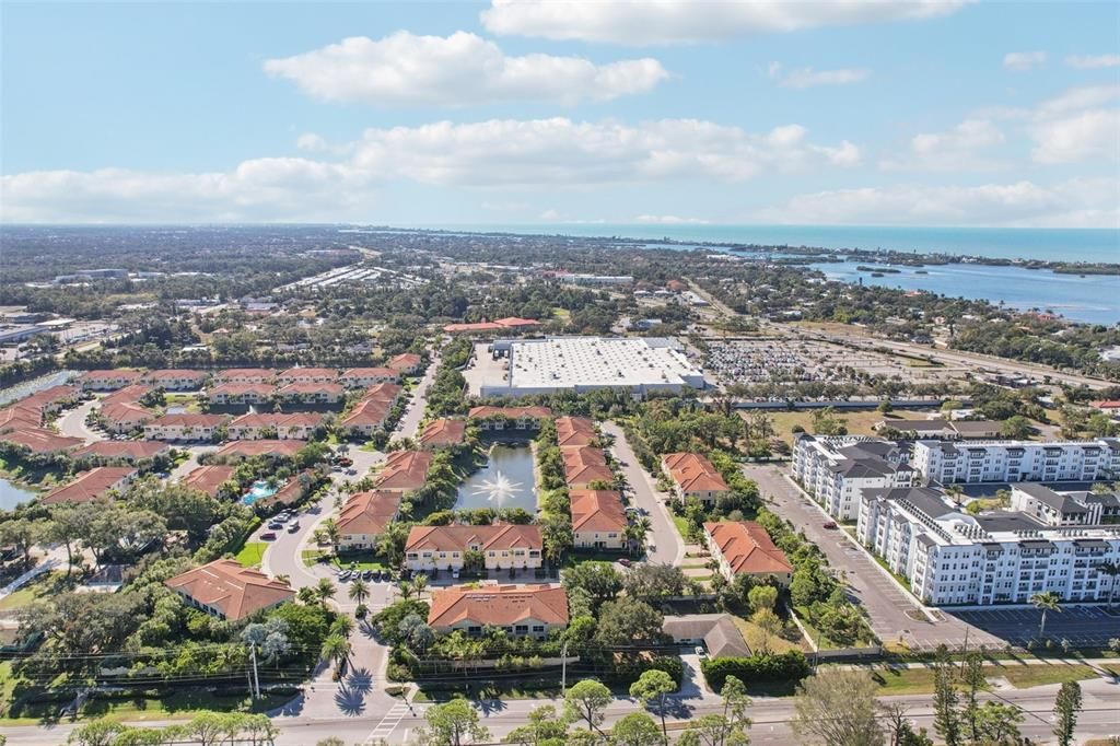 待售: $305,000 (2 贝兹, 2 浴室, 1135 平方英尺)