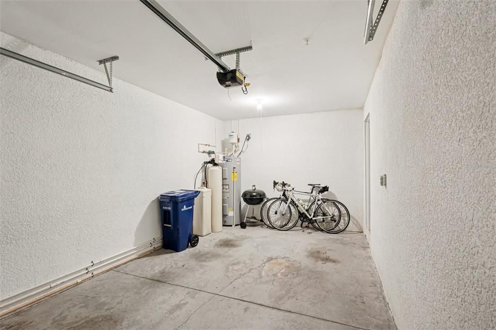 待售: $305,000 (2 贝兹, 2 浴室, 1135 平方英尺)